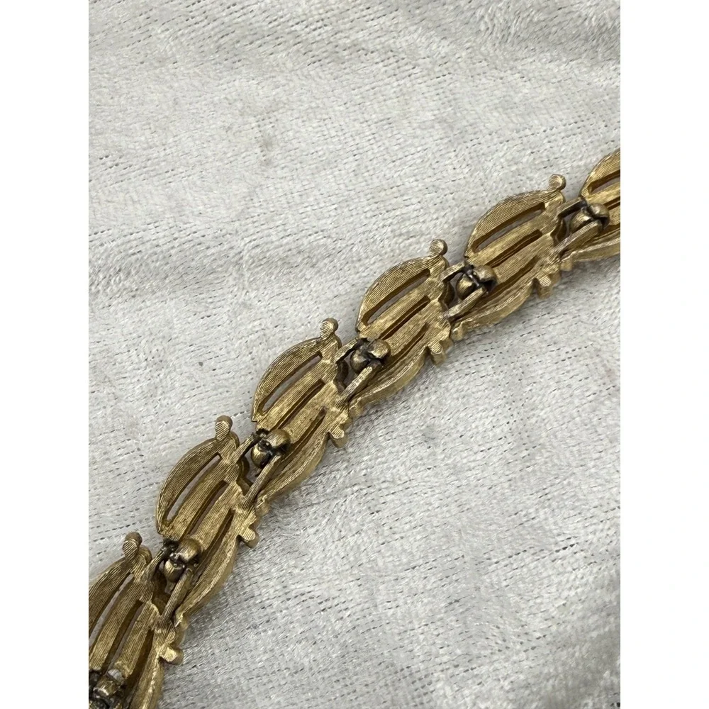 Vintage Trifari Bracelet‎ Faux Pearls Gold Tone 7